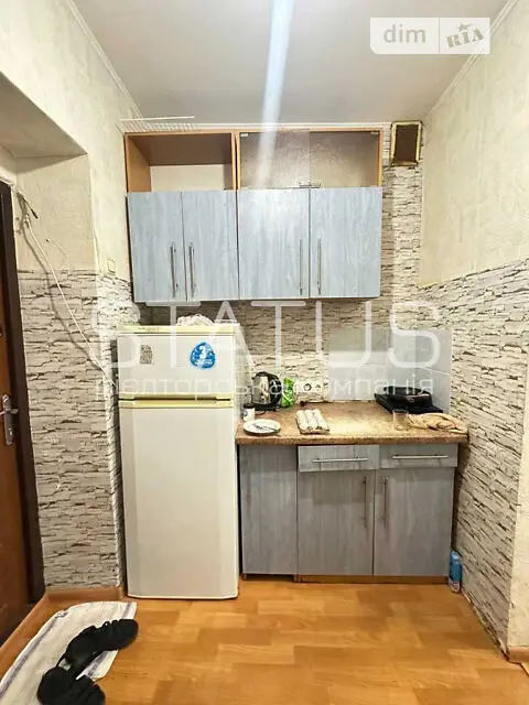 Зображення Продаж 1 - кімнатної квартири, площею - 19 кв.м., мікрорайон - Алмазний