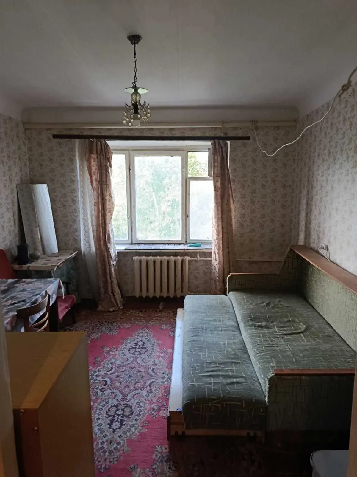 Зображення Продаж 1 - кімнатної квартири, площею - 19 кв.м., мікрорайон - Алмазний
