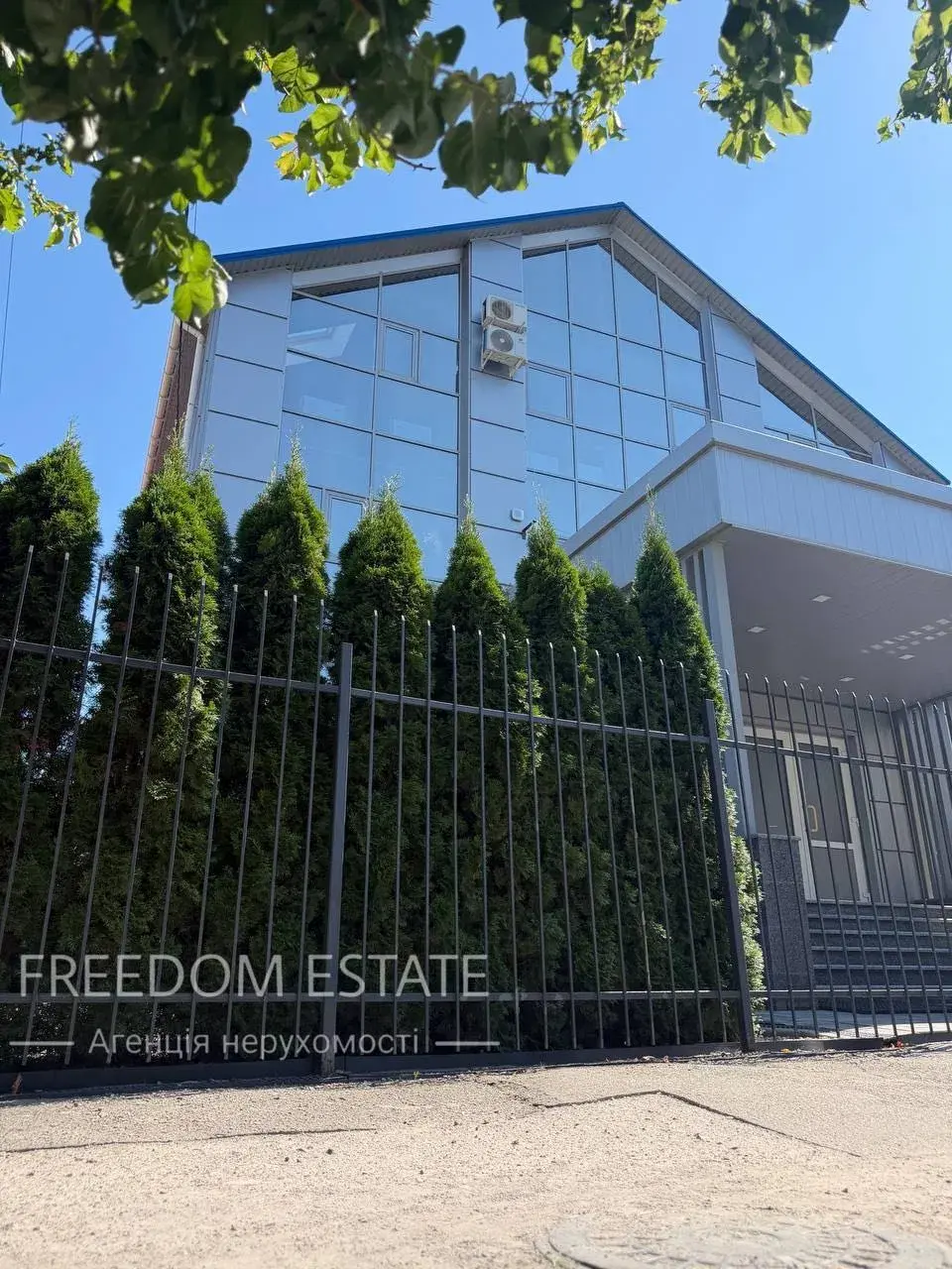 Зображення Продаж комерційного приміщення, площею - 700 кв.м., мікрорайон - Центр