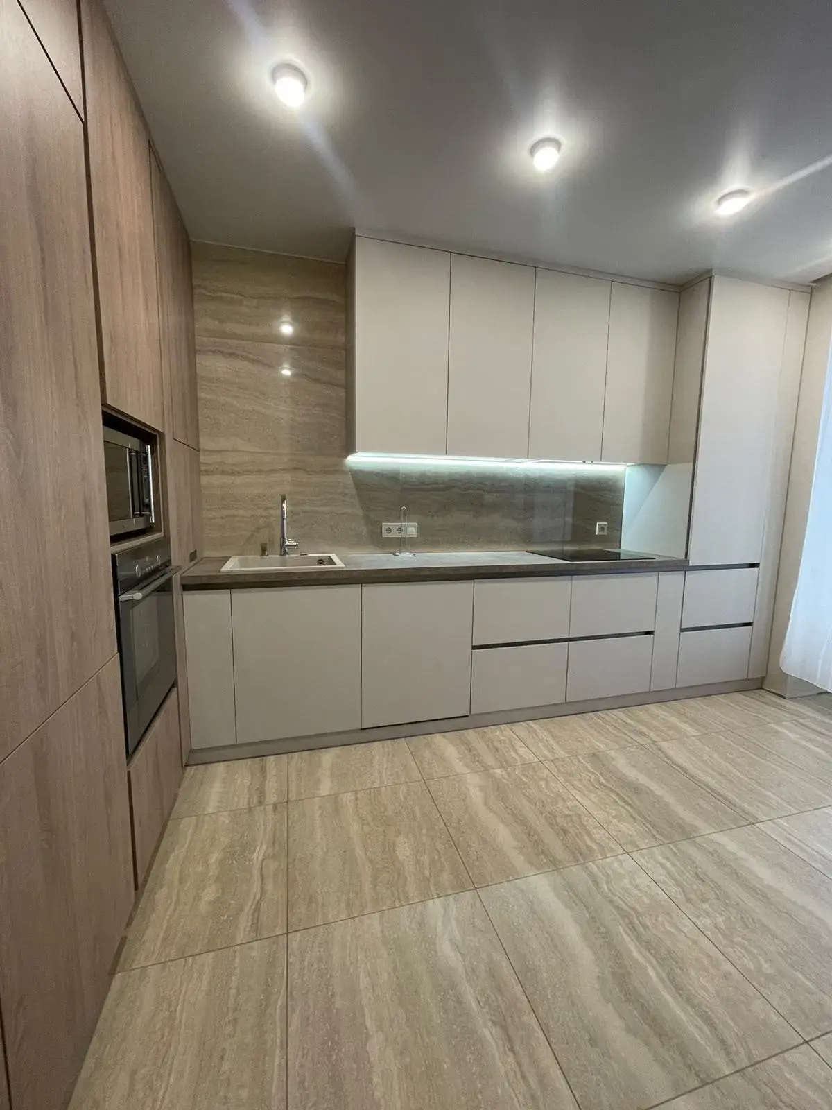 Зображення Продаж 3 - кімнатної квартири, площею - 96 кв.м., мікрорайон - Левада
