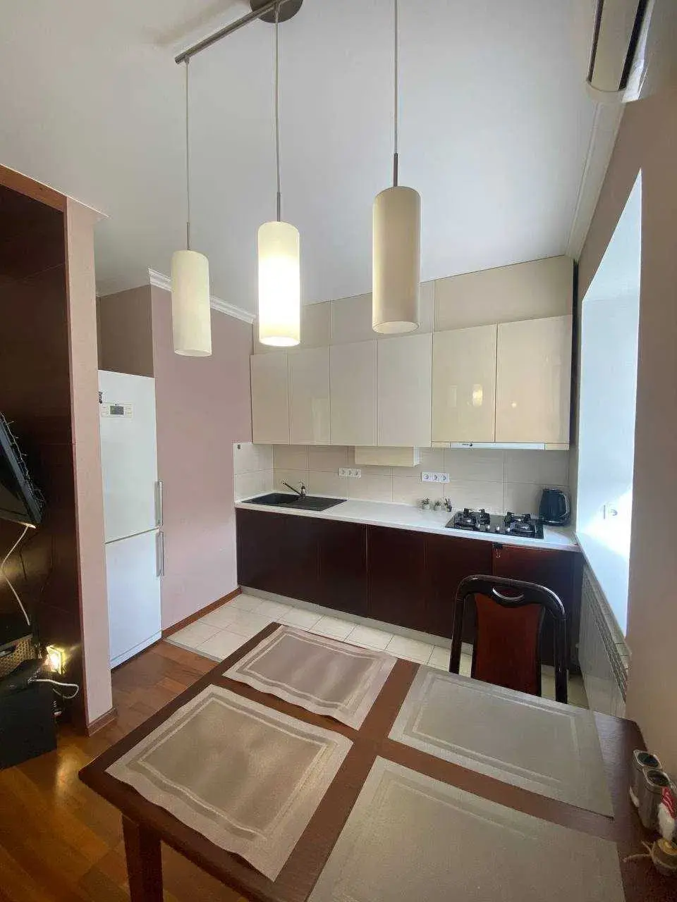 Зображення Продаж 2 - кімнатної квартири, площею - 43 кв.м., мікрорайон - Центр